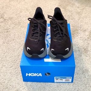 Hoka Arahi 6 running walking shoe